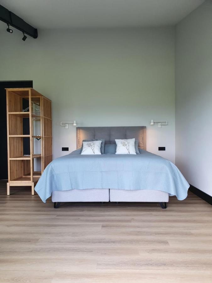 Bed and Breakfast Hippe Schuur Tytsjerk Exterior foto